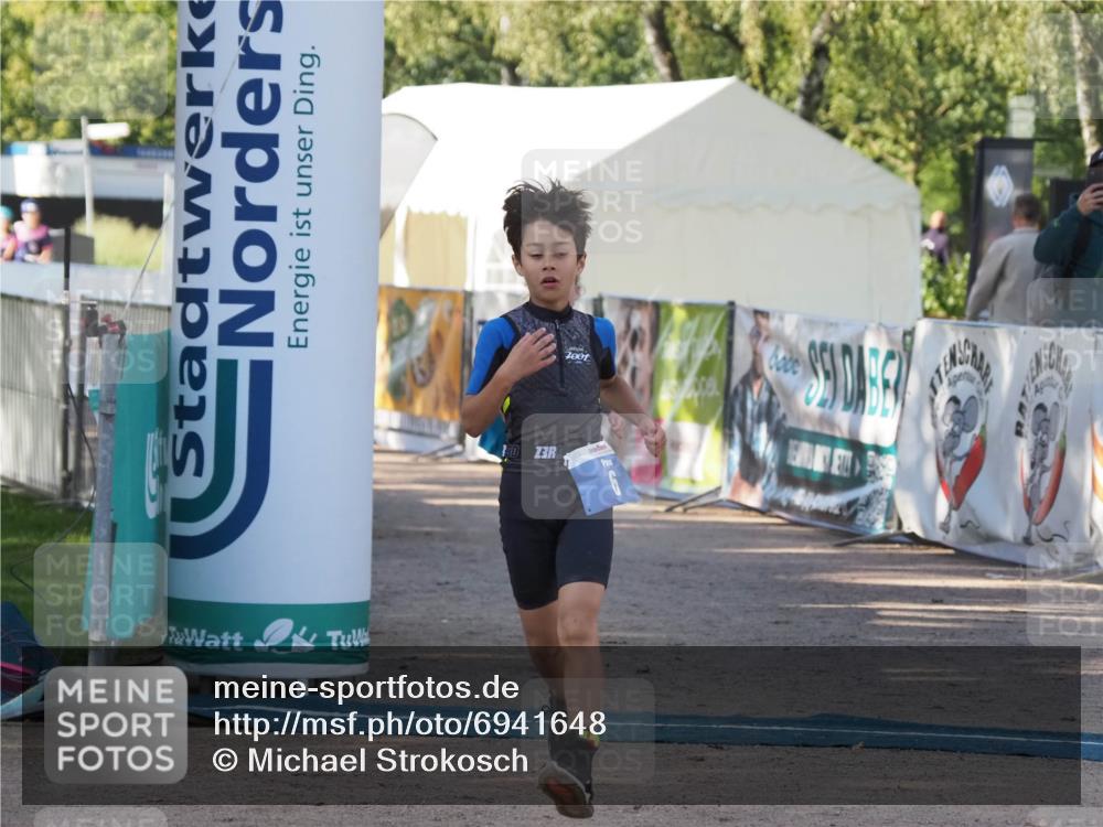 01.09.2024 - 17. Tribühne Triathlon Michael Strokosch http://msf.ph/oto/6941648 01.09.2024 09:16:43 Ziel 6, 38 meine-sportfotos.de