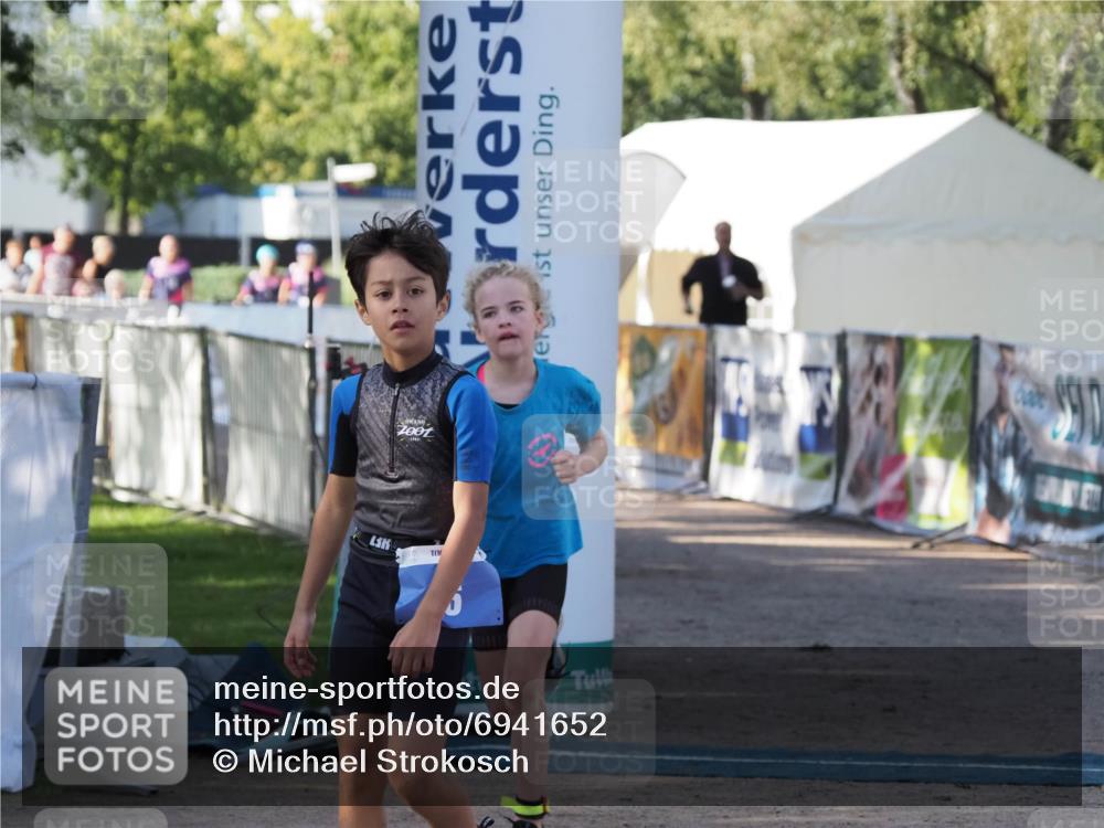 01.09.2024 - 17. Tribühne Triathlon Michael Strokosch http://msf.ph/oto/6941652 01.09.2024 09:16:44 Ziel 6, 38 meine-sportfotos.de