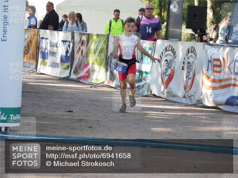01.09.2024 - 17. Tribühne Triathlon Michael Strokosch http://msf.ph/oto/6941658 01.09.2024 09:17:18 Ziel 16, 26 meine-sportfotos.de