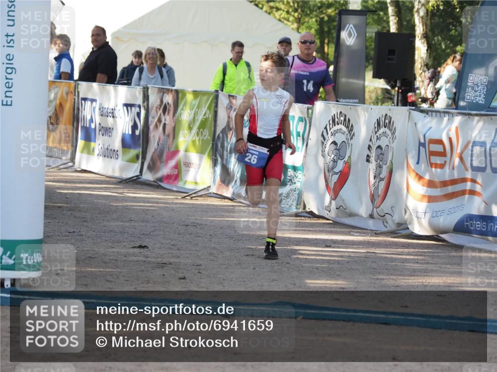 01.09.2024 - 17. Tribühne Triathlon Michael Strokosch http://msf.ph/oto/6941659 01.09.2024 09:17:18 Ziel 16, 26 meine-sportfotos.de