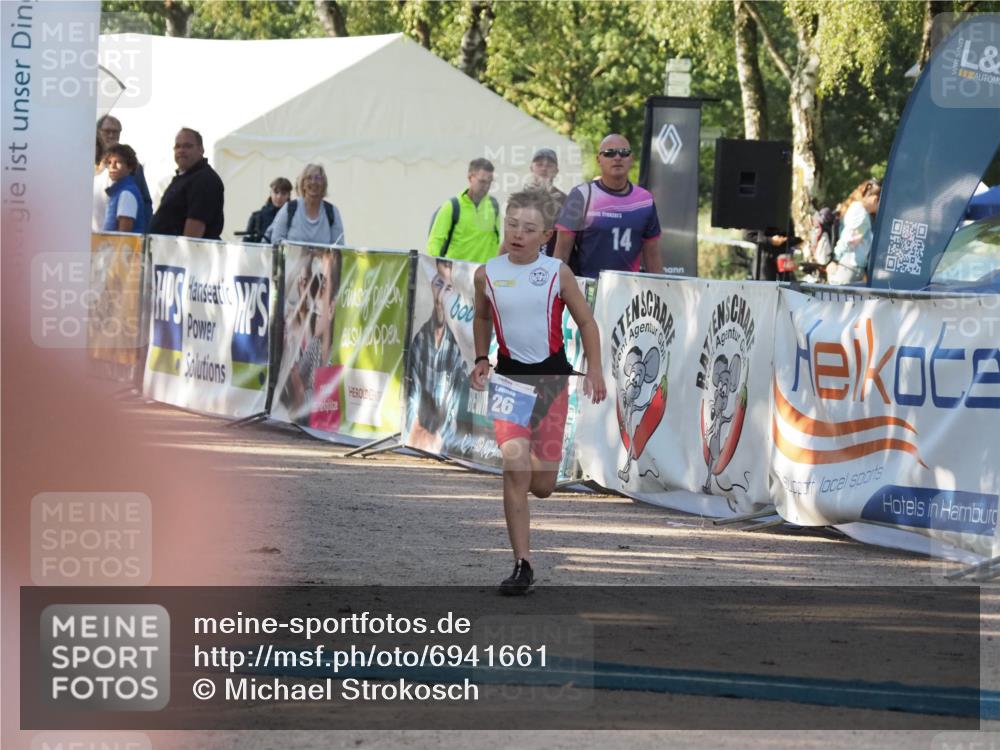 01.09.2024 - 17. Tribühne Triathlon Michael Strokosch http://msf.ph/oto/6941661 01.09.2024 09:17:18 Ziel 16, 26 meine-sportfotos.de