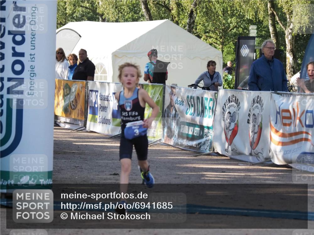 01.09.2024 - 17. Tribühne Triathlon Michael Strokosch http://msf.ph/oto/6941685 01.09.2024 09:17:33 Ziel 3 meine-sportfotos.de