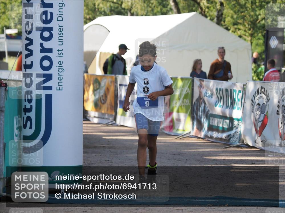 01.09.2024 - 17. Tribühne Triathlon Michael Strokosch http://msf.ph/oto/6941713 01.09.2024 09:18:24 Ziel 9 meine-sportfotos.de