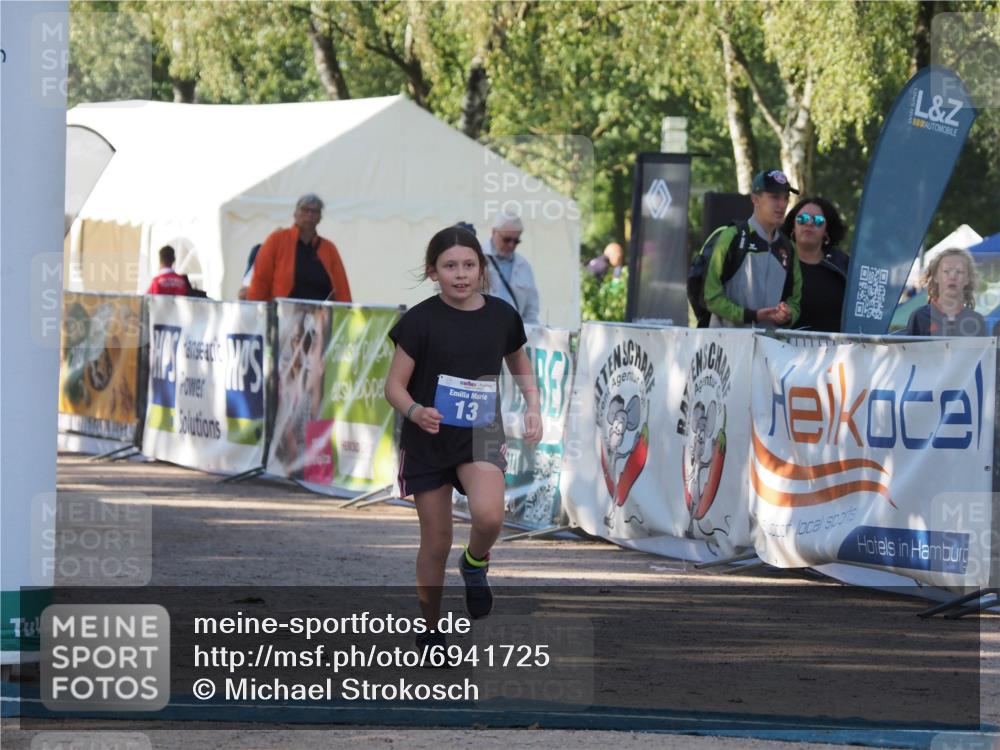 01.09.2024 - 17. Tribühne Triathlon Michael Strokosch http://msf.ph/oto/6941725 01.09.2024 09:18:32 Ziel 13 meine-sportfotos.de