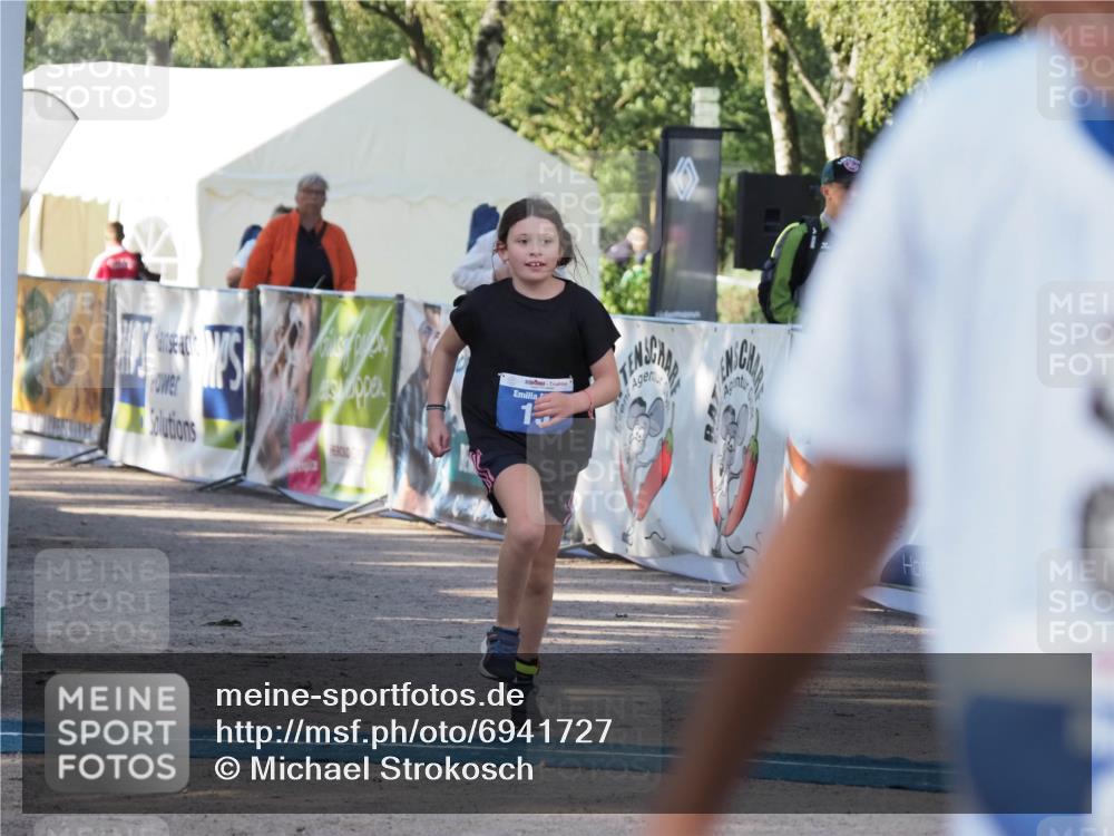 01.09.2024 - 17. Tribühne Triathlon Michael Strokosch http://msf.ph/oto/6941727 01.09.2024 09:18:33 Ziel 13 meine-sportfotos.de