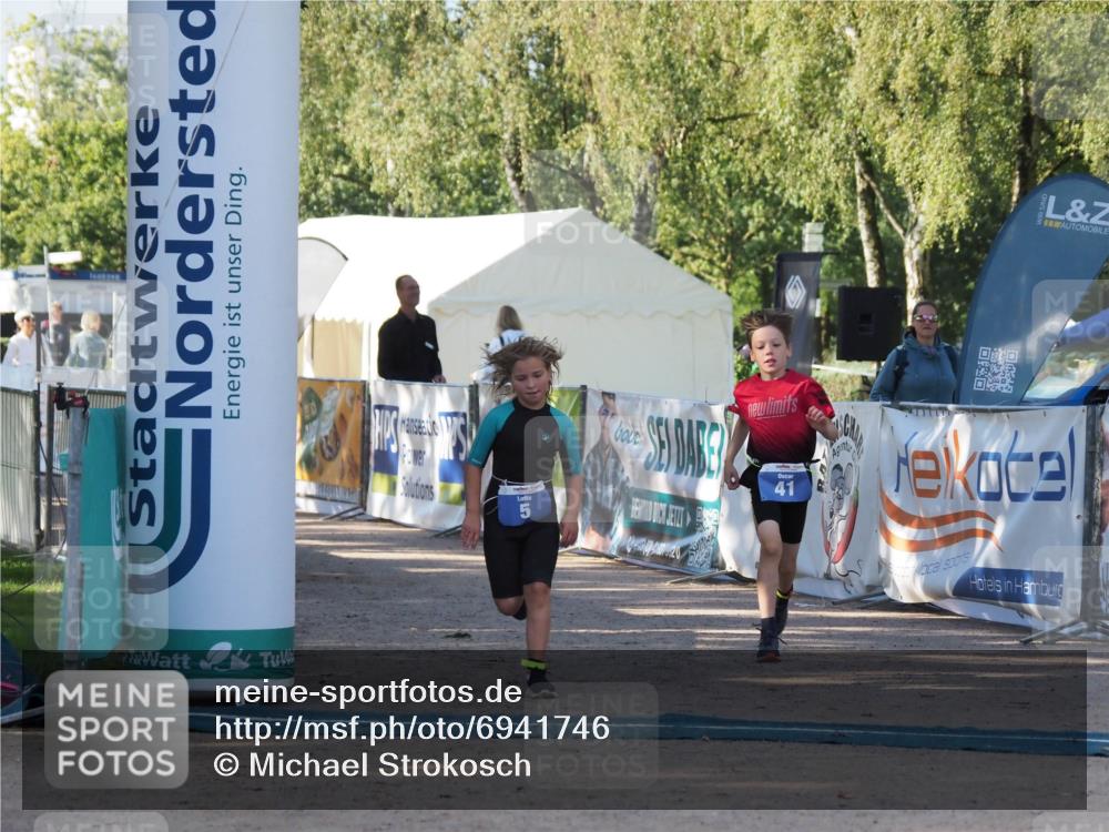 01.09.2024 - 17. Tribühne Triathlon Michael Strokosch http://msf.ph/oto/6941746 01.09.2024 09:20:21 Ziel 5, 41 meine-sportfotos.de