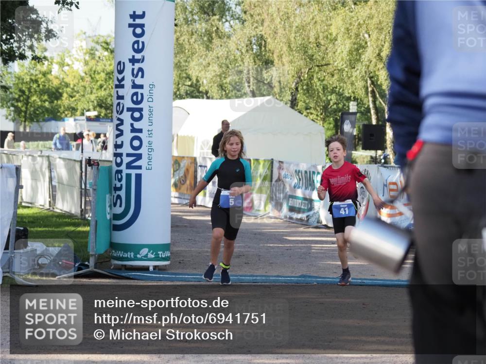 01.09.2024 - 17. Tribühne Triathlon Michael Strokosch http://msf.ph/oto/6941751 01.09.2024 09:20:21 Ziel 5, 41 meine-sportfotos.de