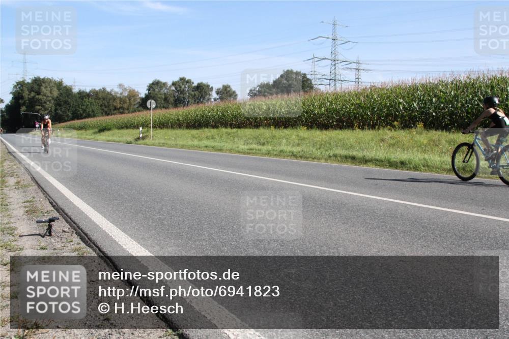 01.09.2024 - 17. Tribühne Triathlon H.Heesch http://msf.ph/oto/6941823 01.09.2024 10:42:12 Radfahren 217, 254, 266, 1067 meine-sportfotos.de