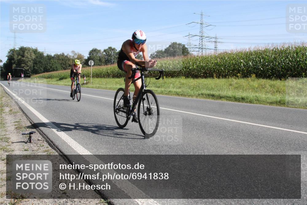 01.09.2024 - 17. Tribühne Triathlon H.Heesch http://msf.ph/oto/6941838 01.09.2024 10:43:25 Radfahren 207, 272, 277, 296 meine-sportfotos.de