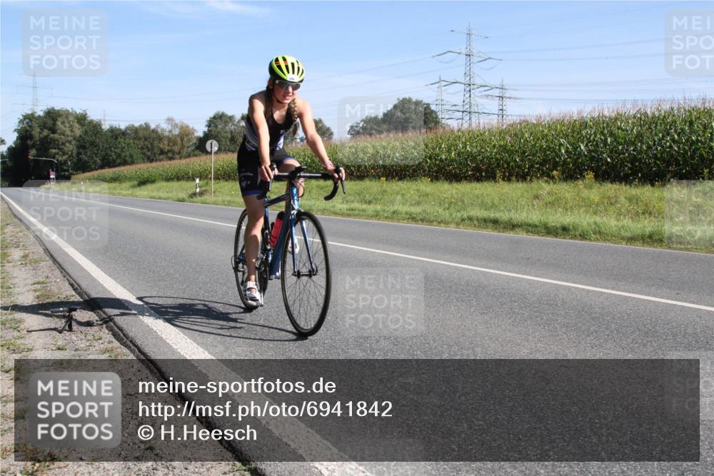 01.09.2024 - 17. Tribühne Triathlon H.Heesch http://msf.ph/oto/6941842 01.09.2024 10:43:29 Radfahren 272, 277, 296 meine-sportfotos.de