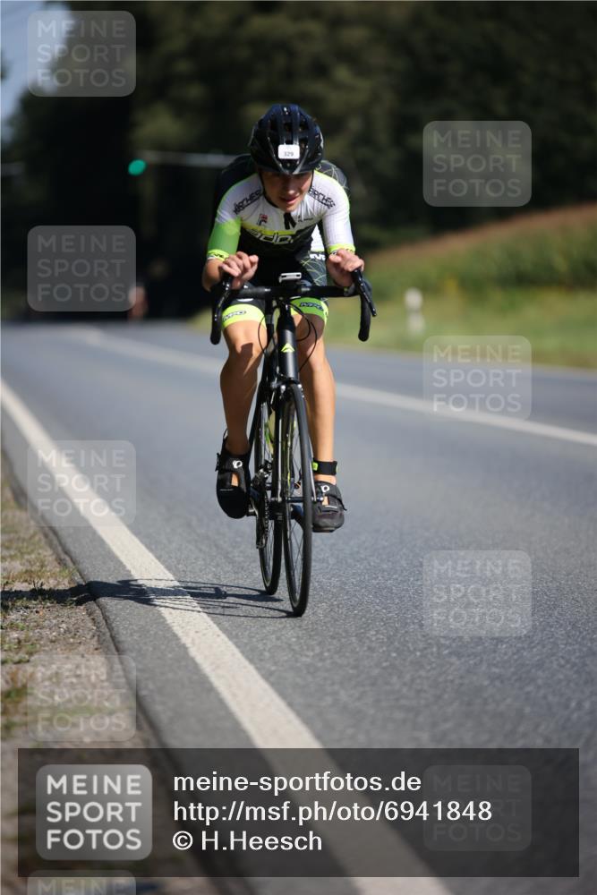 01.09.2024 - 17. Tribühne Triathlon H.Heesch http://msf.ph/oto/6941848 01.09.2024 11:16:32 Radfahren 329, 357, 438 meine-sportfotos.de
