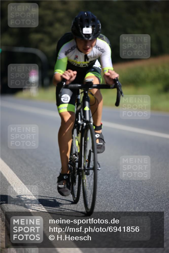 01.09.2024 - 17. Tribühne Triathlon H.Heesch http://msf.ph/oto/6941856 01.09.2024 11:16:32 Radfahren 329, 357, 438 meine-sportfotos.de