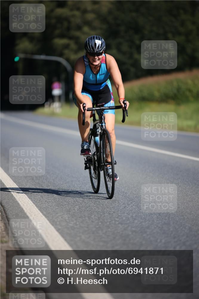 01.09.2024 - 17. Tribühne Triathlon H.Heesch http://msf.ph/oto/6941871 01.09.2024 11:16:44 Radfahren 394, 413, 417 meine-sportfotos.de