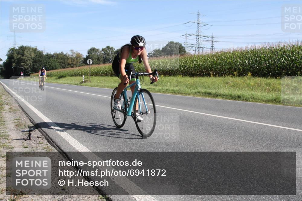 01.09.2024 - 17. Tribühne Triathlon H.Heesch http://msf.ph/oto/6941872 01.09.2024 10:44:49 Radfahren 286, 297, 304 meine-sportfotos.de