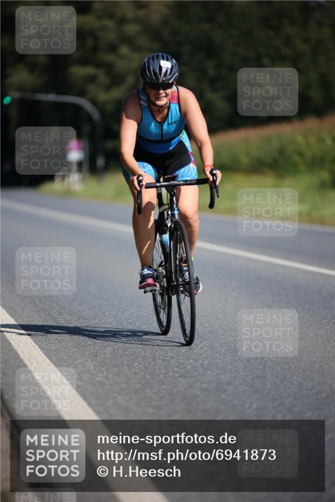 01.09.2024 - 17. Tribühne Triathlon H.Heesch http://msf.ph/oto/6941873 01.09.2024 11:16:44 Radfahren 394, 413, 417 meine-sportfotos.de