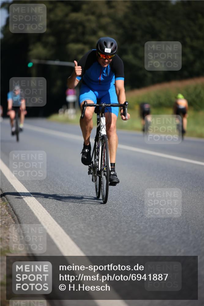01.09.2024 - 17. Tribühne Triathlon H.Heesch http://msf.ph/oto/6941887 01.09.2024 11:16:48 Radfahren 308, 394, 417 meine-sportfotos.de