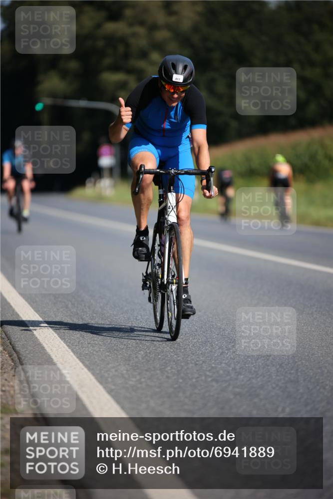 01.09.2024 - 17. Tribühne Triathlon H.Heesch http://msf.ph/oto/6941889 01.09.2024 11:16:48 Radfahren 308, 394, 417 meine-sportfotos.de