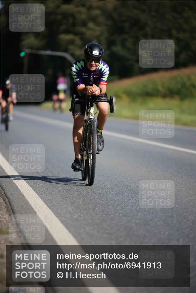 01.09.2024 - 17. Tribühne Triathlon H.Heesch http://msf.ph/oto/6941913 01.09.2024 11:16:55 Radfahren 308, 385, 394, 428, 430, 446 meine-sportfotos.de