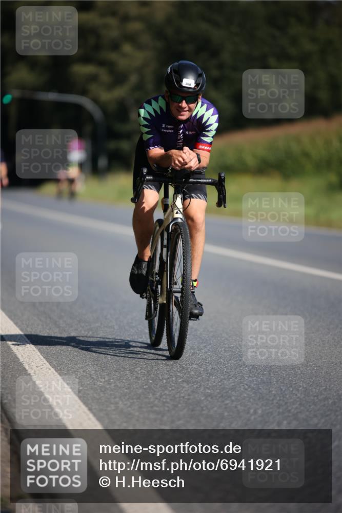 01.09.2024 - 17. Tribühne Triathlon H.Heesch http://msf.ph/oto/6941921 01.09.2024 11:16:55 Radfahren 308, 385, 394, 428, 430, 446 meine-sportfotos.de