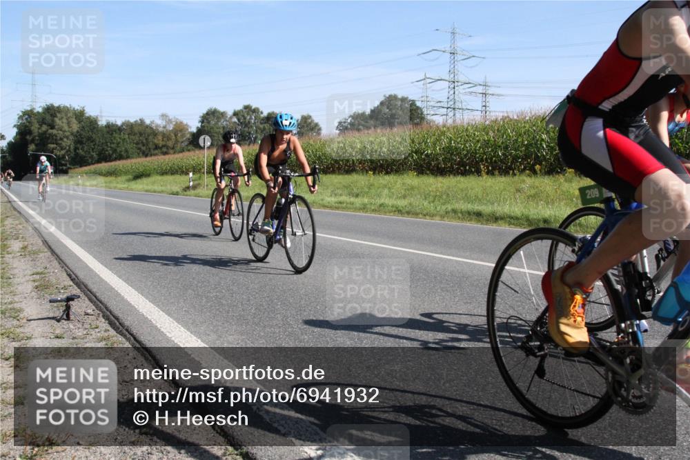 01.09.2024 - 17. Tribühne Triathlon H.Heesch http://msf.ph/oto/6941932 01.09.2024 10:47:51 Radfahren 188, 209, 212, 239, 289 meine-sportfotos.de