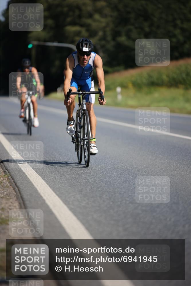01.09.2024 - 17. Tribühne Triathlon H.Heesch http://msf.ph/oto/6941945 01.09.2024 11:17:00 Radfahren 385, 409, 428, 430, 446 meine-sportfotos.de