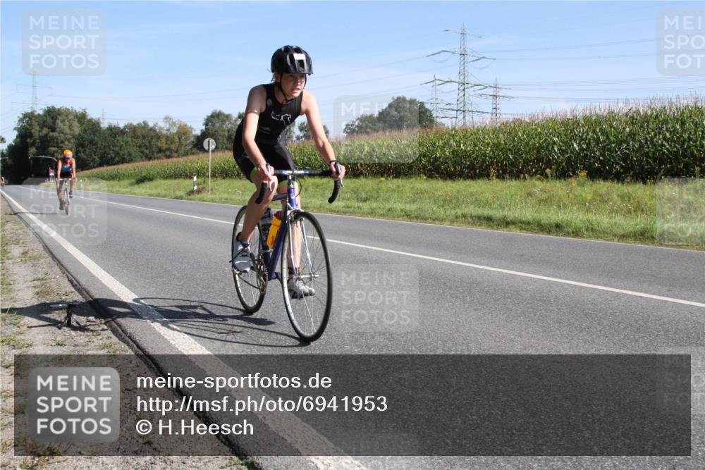 01.09.2024 - 17. Tribühne Triathlon H.Heesch http://msf.ph/oto/6941953 01.09.2024 10:48:19 Radfahren 108, 171, 225 meine-sportfotos.de