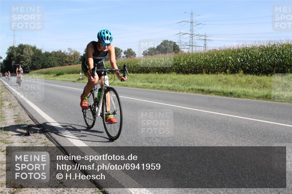 01.09.2024 - 17. Tribühne Triathlon H.Heesch http://msf.ph/oto/6941959 01.09.2024 10:49:09 Radfahren 192, 214 meine-sportfotos.de