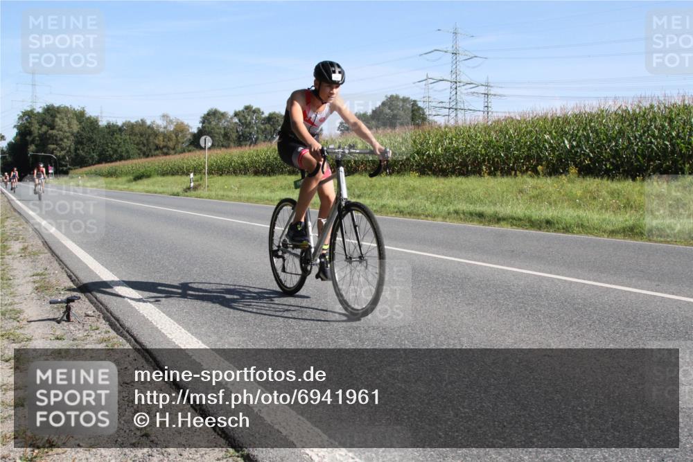 01.09.2024 - 17. Tribühne Triathlon H.Heesch http://msf.ph/oto/6941961 01.09.2024 10:49:12 Radfahren 173, 192, 214, 216 meine-sportfotos.de