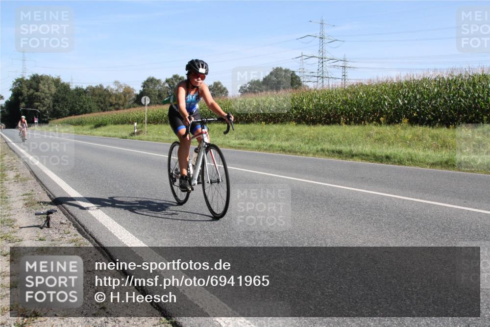 01.09.2024 - 17. Tribühne Triathlon H.Heesch http://msf.ph/oto/6941965 01.09.2024 10:49:17 Radfahren 173, 192, 195, 216 meine-sportfotos.de