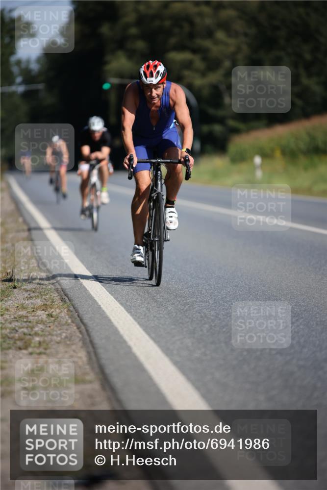 01.09.2024 - 17. Tribühne Triathlon H.Heesch http://msf.ph/oto/6941986 01.09.2024 11:17:09 Radfahren 314, 318, 319, 374, 379, 409, 426 meine-sportfotos.de
