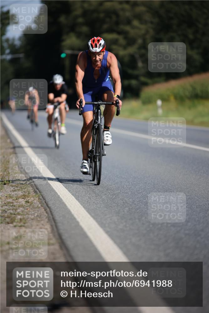 01.09.2024 - 17. Tribühne Triathlon H.Heesch http://msf.ph/oto/6941988 01.09.2024 11:17:09 Radfahren 314, 318, 319, 374, 379, 409, 426 meine-sportfotos.de
