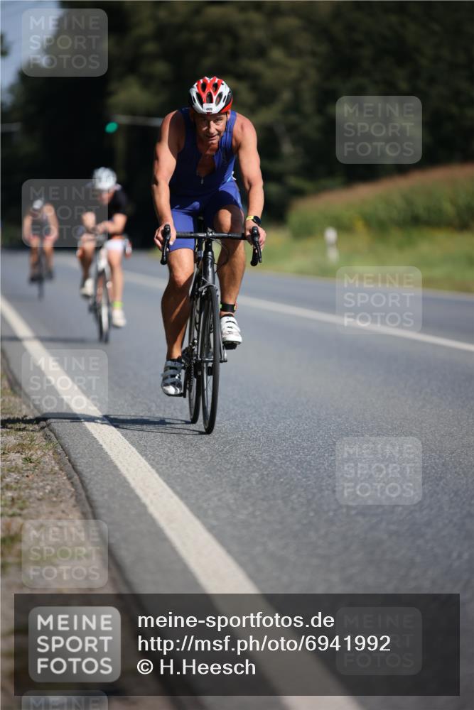 01.09.2024 - 17. Tribühne Triathlon H.Heesch http://msf.ph/oto/6941992 01.09.2024 11:17:09 Radfahren 314, 318, 319, 374, 379, 409, 426 meine-sportfotos.de
