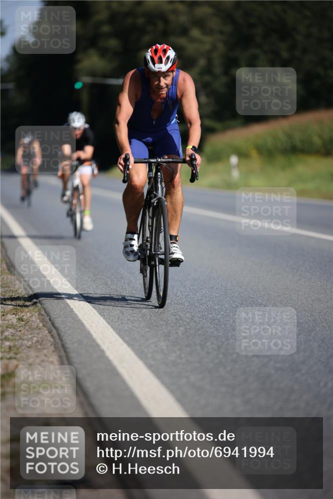 01.09.2024 - 17. Tribühne Triathlon H.Heesch http://msf.ph/oto/6941994 01.09.2024 11:17:09 Radfahren 314, 318, 319, 374, 379, 409, 426 meine-sportfotos.de