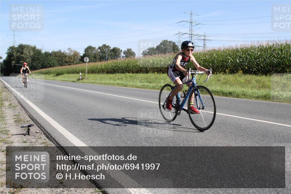 01.09.2024 - 17. Tribühne Triathlon H.Heesch http://msf.ph/oto/6941997 01.09.2024 10:51:56 Radfahren 190, 203 meine-sportfotos.de
