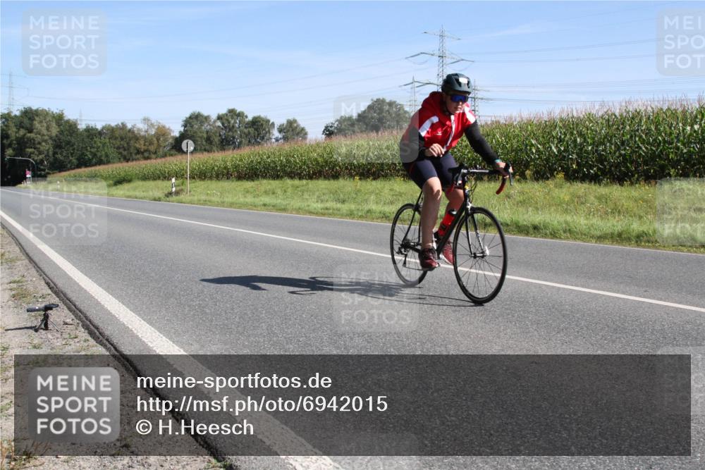 01.09.2024 - 17. Tribühne Triathlon H.Heesch http://msf.ph/oto/6942015 01.09.2024 10:55:04 Radfahren 235, 238, 361 meine-sportfotos.de