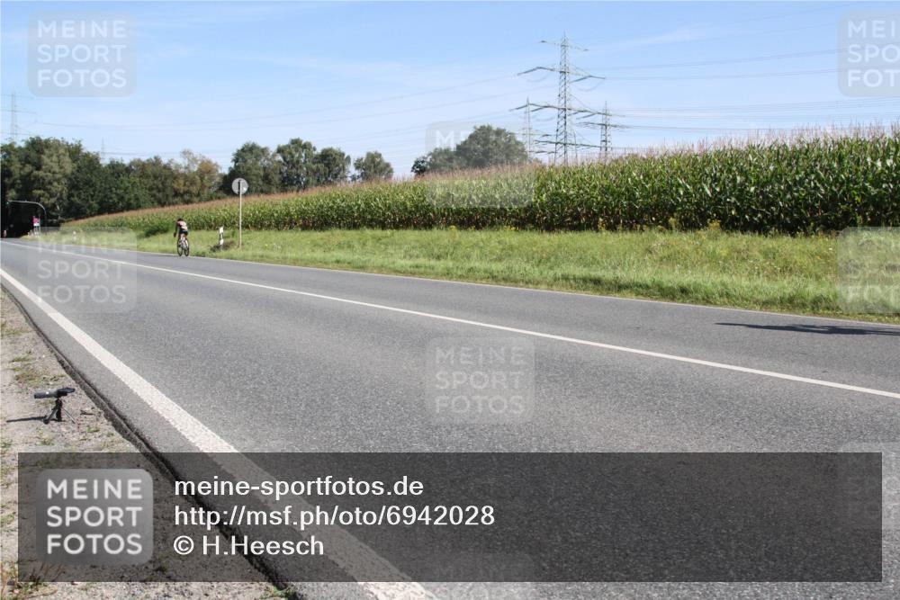 01.09.2024 - 17. Tribühne Triathlon H.Heesch http://msf.ph/oto/6942028 01.09.2024 10:56:09 Radfahren 323, 325, 384 meine-sportfotos.de