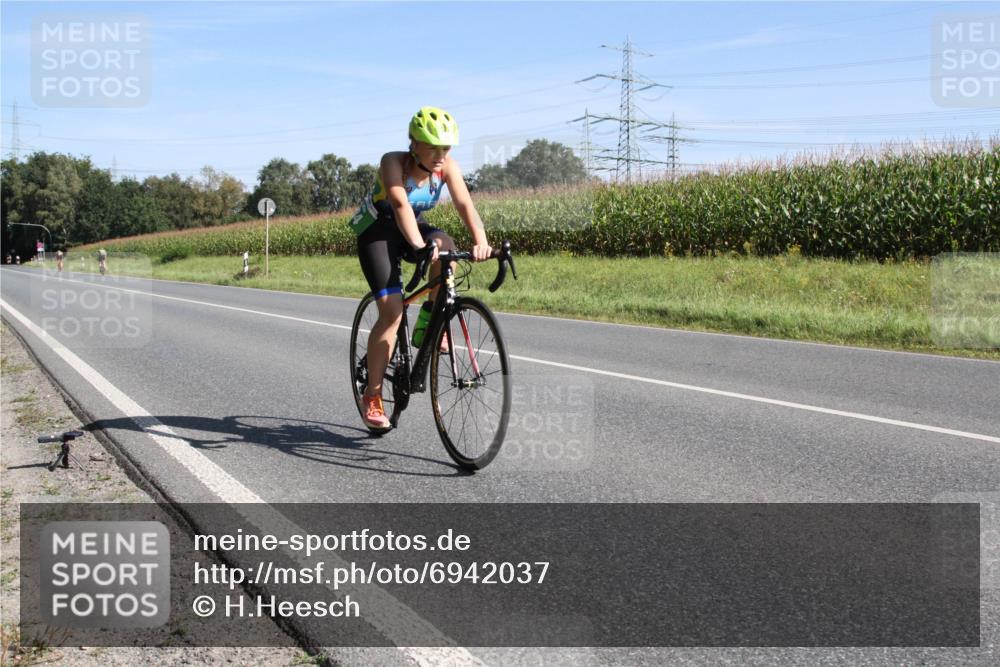 01.09.2024 - 17. Tribühne Triathlon H.Heesch http://msf.ph/oto/6942037 01.09.2024 10:56:27 Radfahren 184 meine-sportfotos.de