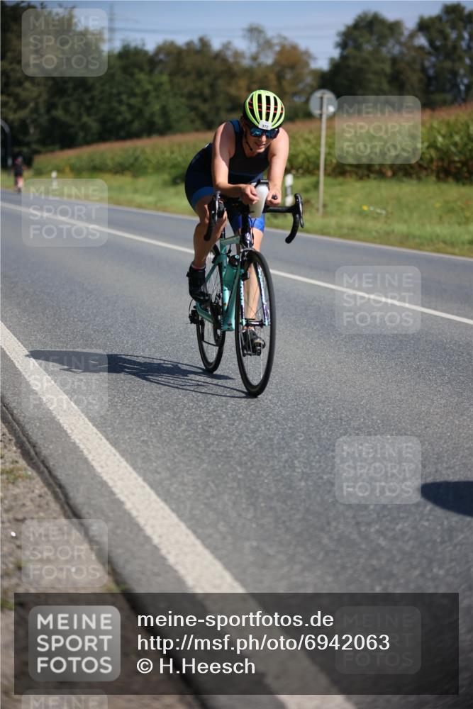 01.09.2024 - 17. Tribühne Triathlon H.Heesch http://msf.ph/oto/6942063 01.09.2024 11:18:04 Radfahren 362, 372, 387, 401 meine-sportfotos.de