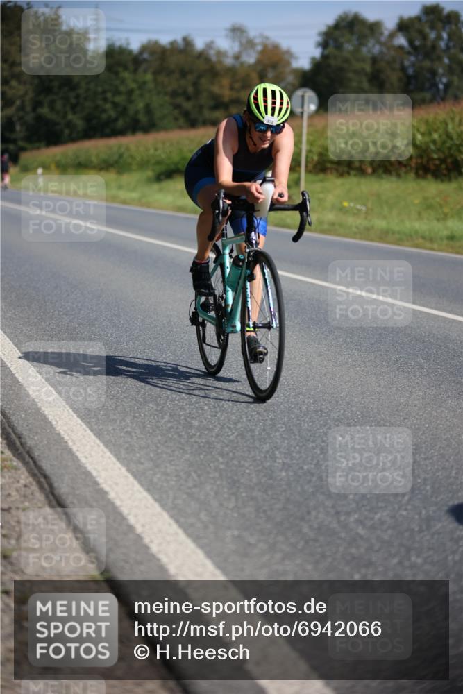 01.09.2024 - 17. Tribühne Triathlon H.Heesch http://msf.ph/oto/6942066 01.09.2024 11:18:05 Radfahren 362, 372, 387, 401 meine-sportfotos.de