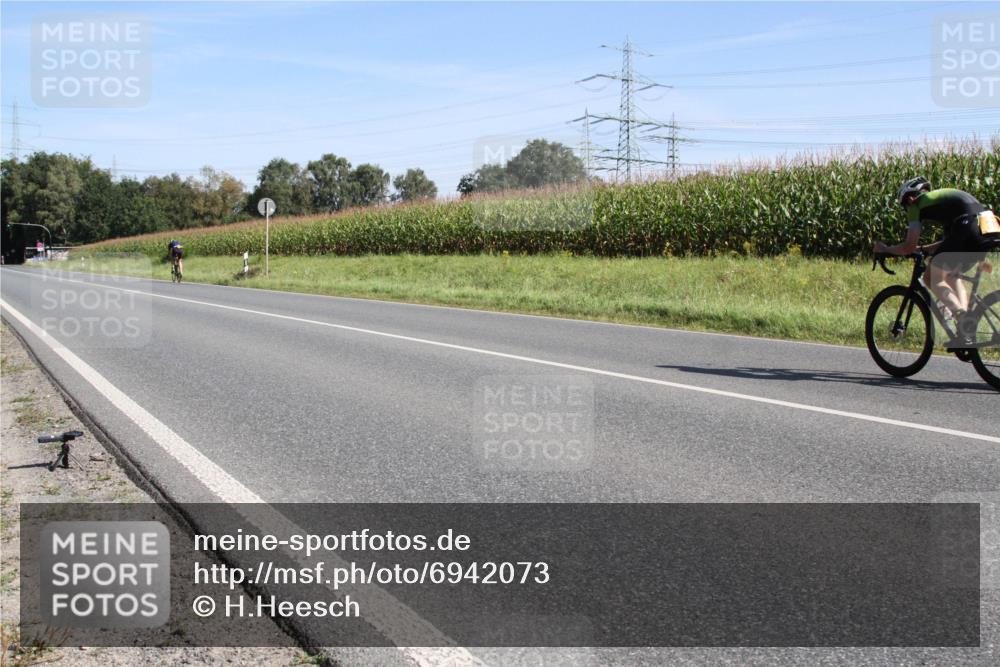 01.09.2024 - 17. Tribühne Triathlon H.Heesch http://msf.ph/oto/6942073 01.09.2024 10:58:11 Radfahren 310, 320, 337, 374 meine-sportfotos.de