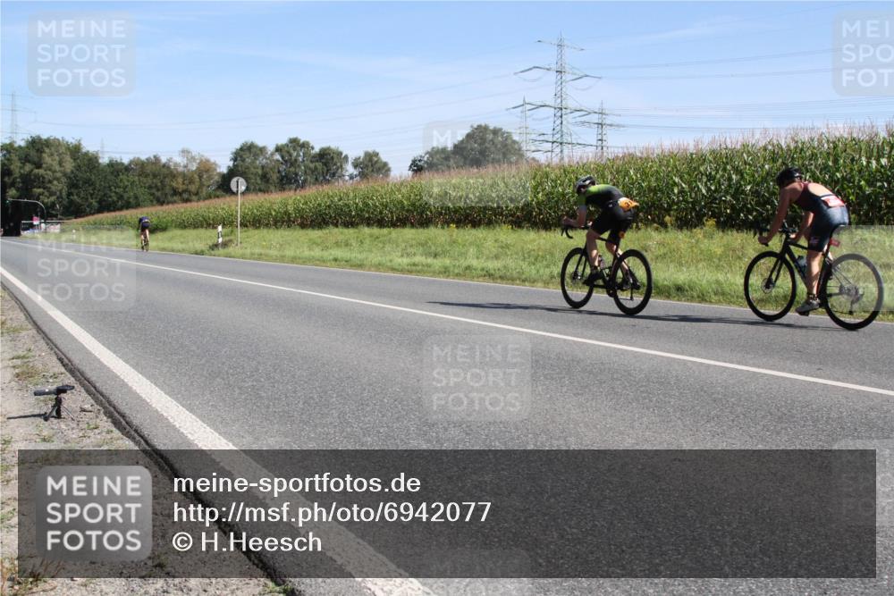 01.09.2024 - 17. Tribühne Triathlon H.Heesch http://msf.ph/oto/6942077 01.09.2024 10:58:12 Radfahren 271, 310, 320, 374 meine-sportfotos.de