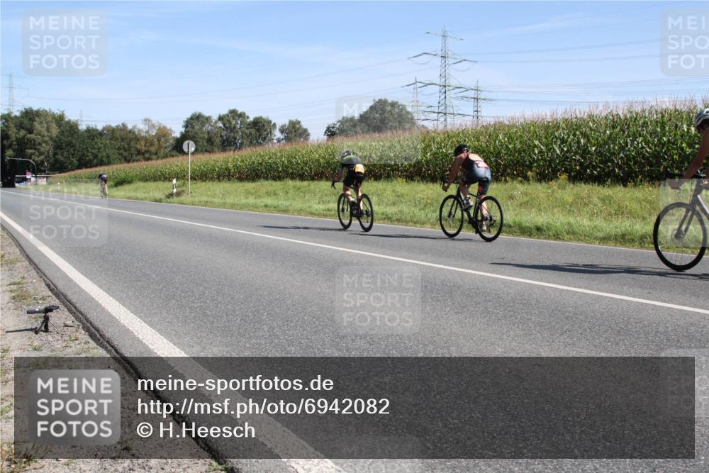 01.09.2024 - 17. Tribühne Triathlon H.Heesch http://msf.ph/oto/6942082 01.09.2024 10:58:12 Radfahren 271, 310, 320, 374 meine-sportfotos.de