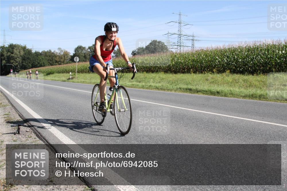 01.09.2024 - 17. Tribühne Triathlon H.Heesch http://msf.ph/oto/6942085 01.09.2024 10:58:17 Radfahren 271 meine-sportfotos.de
