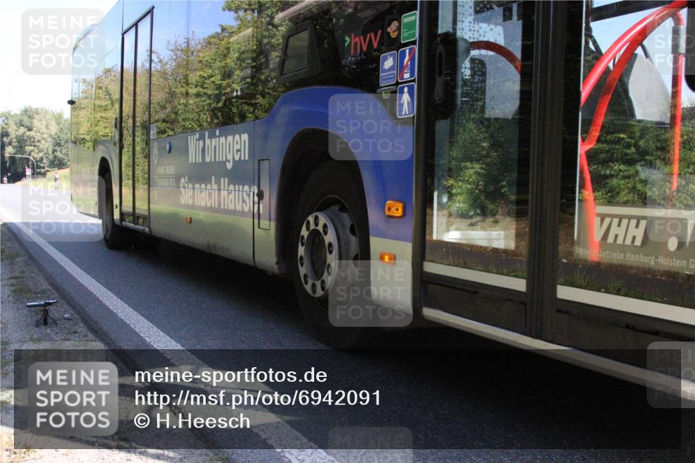 01.09.2024 - 17. Tribühne Triathlon H.Heesch http://msf.ph/oto/6942091 01.09.2024 10:58:34 Radfahren 319, 331 meine-sportfotos.de