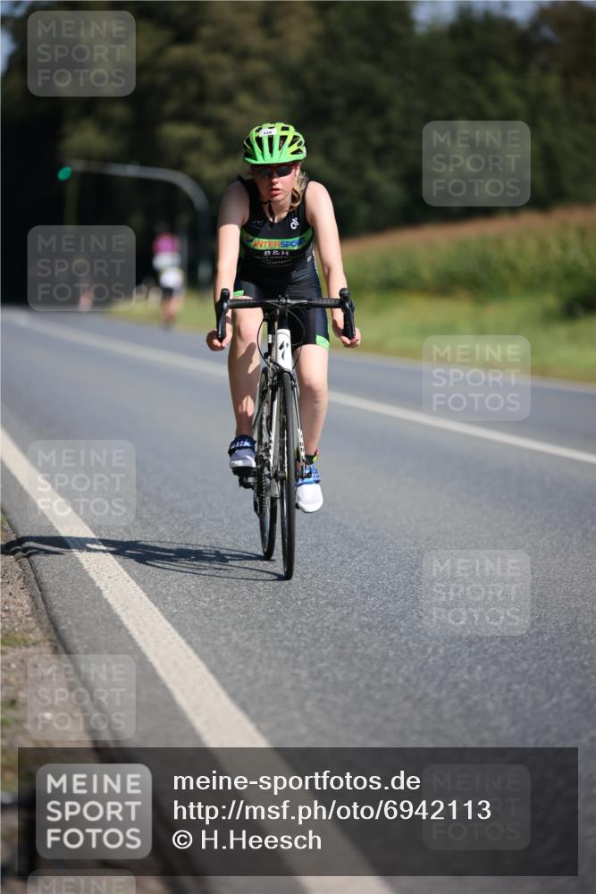 01.09.2024 - 17. Tribühne Triathlon H.Heesch http://msf.ph/oto/6942113 01.09.2024 11:18:22 Radfahren 339, 406, 432 meine-sportfotos.de