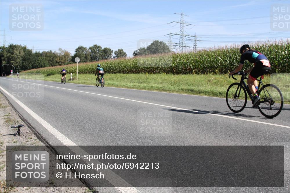 01.09.2024 - 17. Tribühne Triathlon H.Heesch http://msf.ph/oto/6942213 01.09.2024 11:04:10 Radfahren 308, 336, 423, 428 meine-sportfotos.de