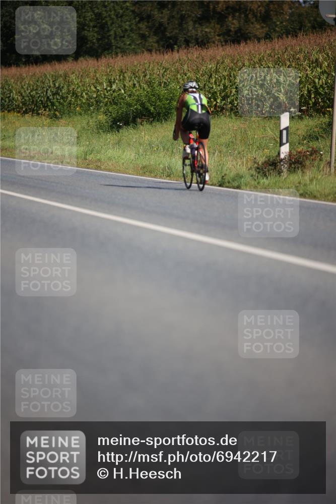 01.09.2024 - 17. Tribühne Triathlon H.Heesch http://msf.ph/oto/6942217 01.09.2024 11:19:00 Radfahren 328, 335, 390 meine-sportfotos.de