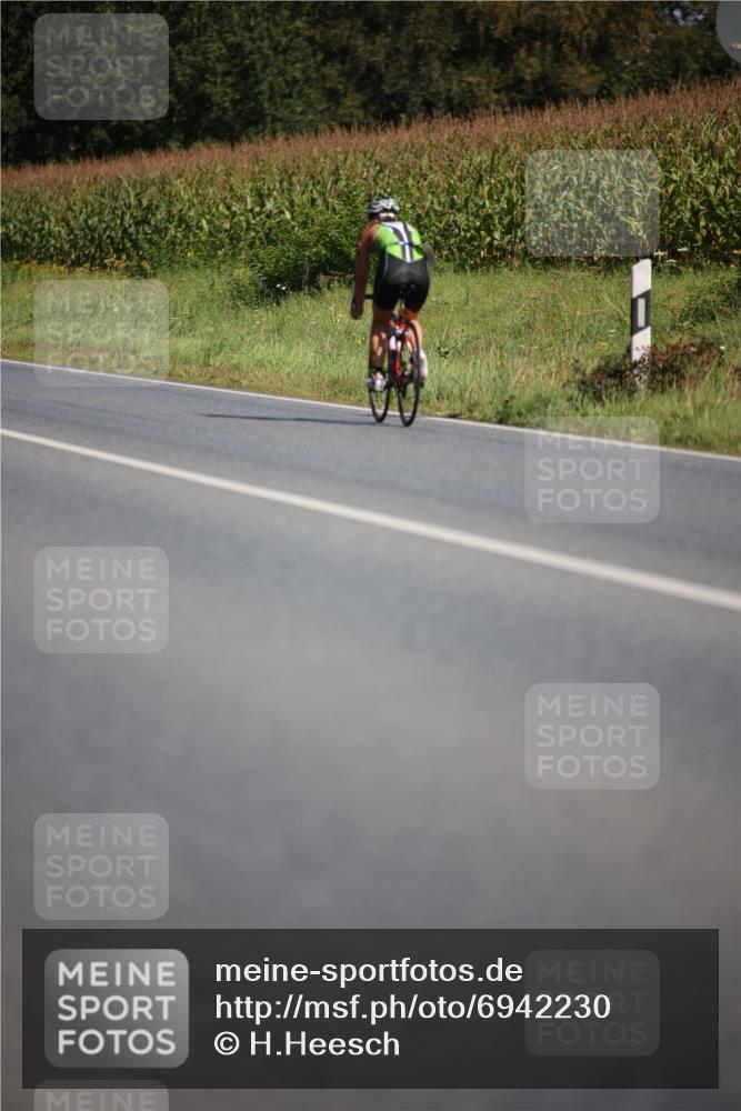 01.09.2024 - 17. Tribühne Triathlon H.Heesch http://msf.ph/oto/6942230 01.09.2024 11:19:00 Radfahren 328, 335, 390 meine-sportfotos.de