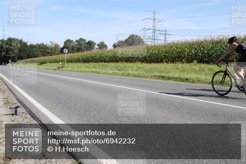 01.09.2024 - 17. Tribühne Triathlon H.Heesch http://msf.ph/oto/6942232 01.09.2024 11:04:42 Radfahren 363, 372, 417, 1479 meine-sportfotos.de