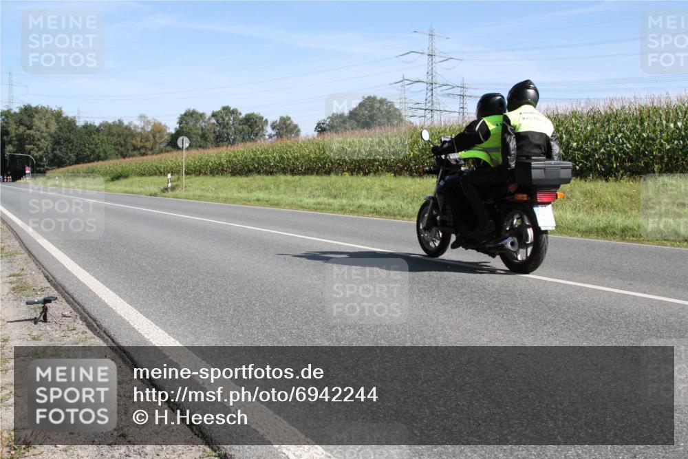 01.09.2024 - 17. Tribühne Triathlon H.Heesch http://msf.ph/oto/6942244 01.09.2024 11:05:03 Radfahren 313 meine-sportfotos.de